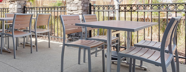 Pemilihan furnitur berbahan logam yang kokoh